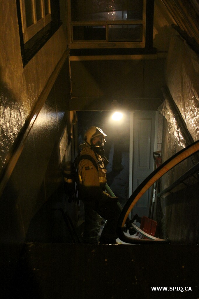 WWW.SPIQ.CA Incendie au 42 Rue SaintUrsule à Québec